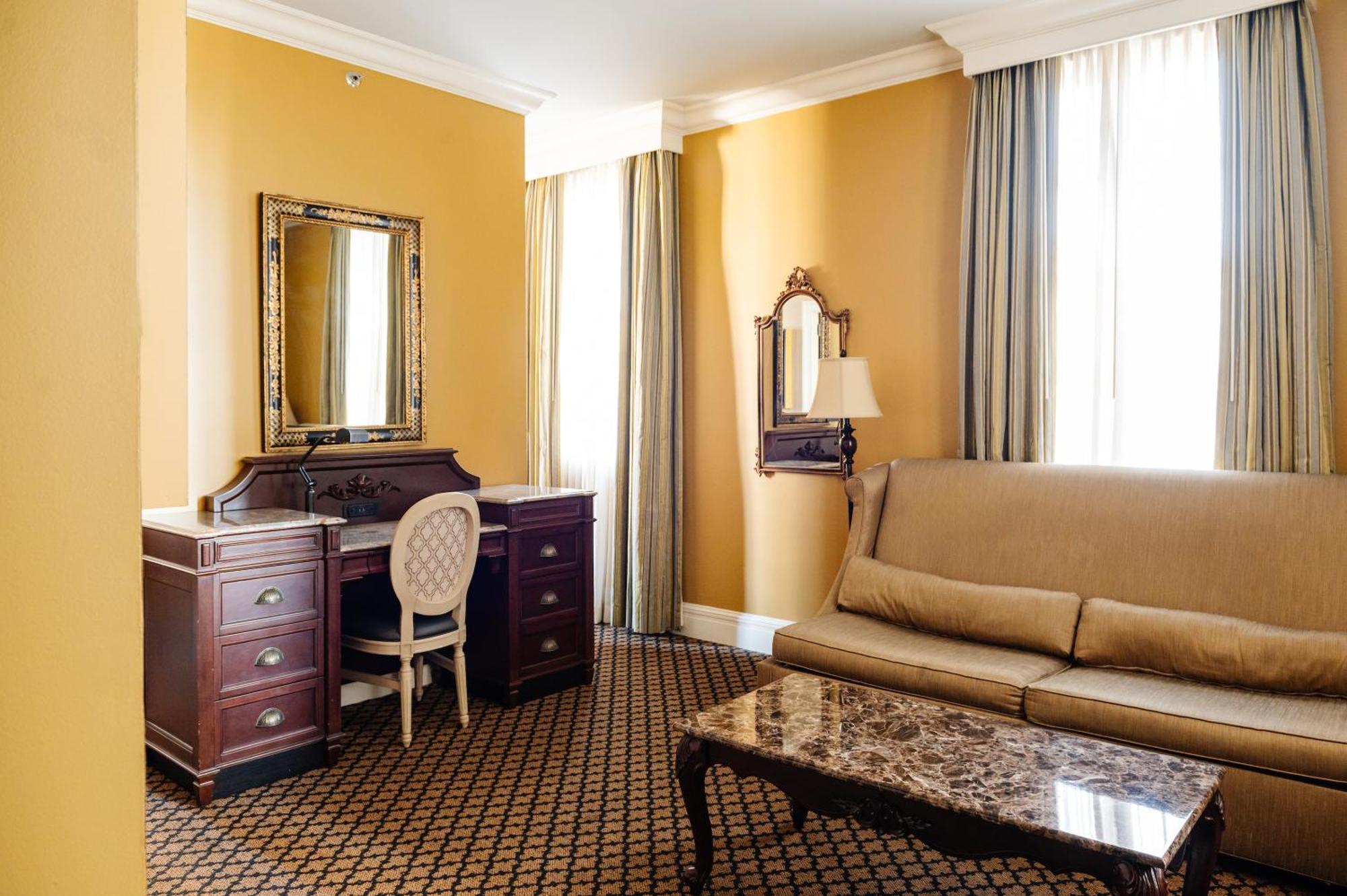 The Lafayette New Orleans By Kasa Hotell Exteriör bild